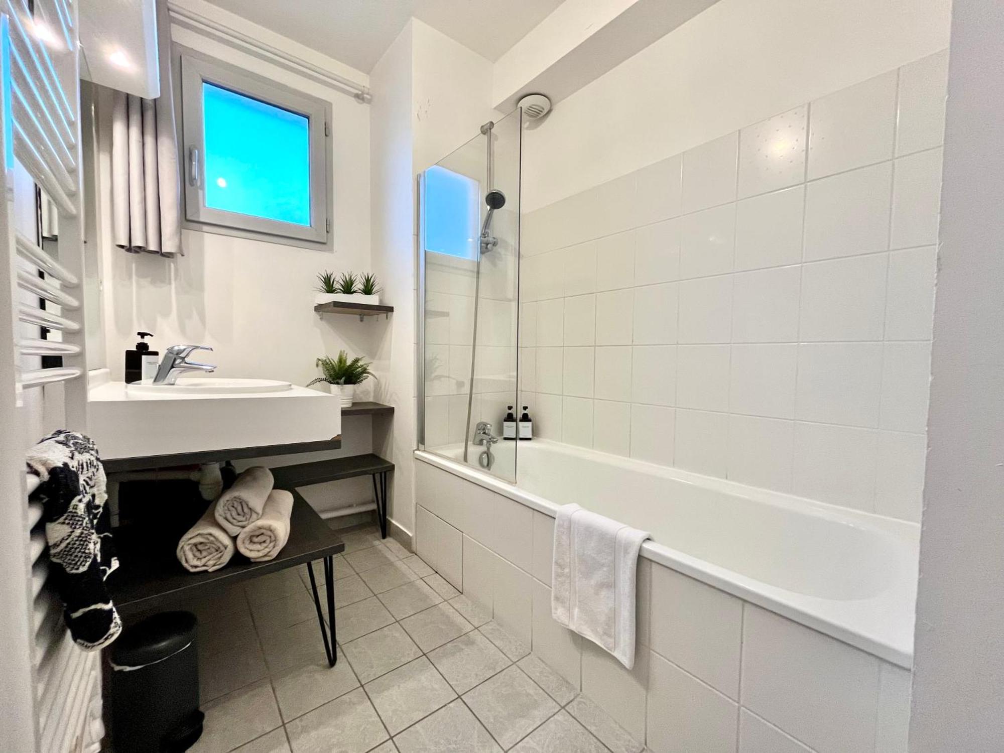 Bngo I Immense Rooftop Lyon I 2 Chambres, 4 Places Parkings, 2 Immenses Terrasses, 8 Personnes Exterior foto