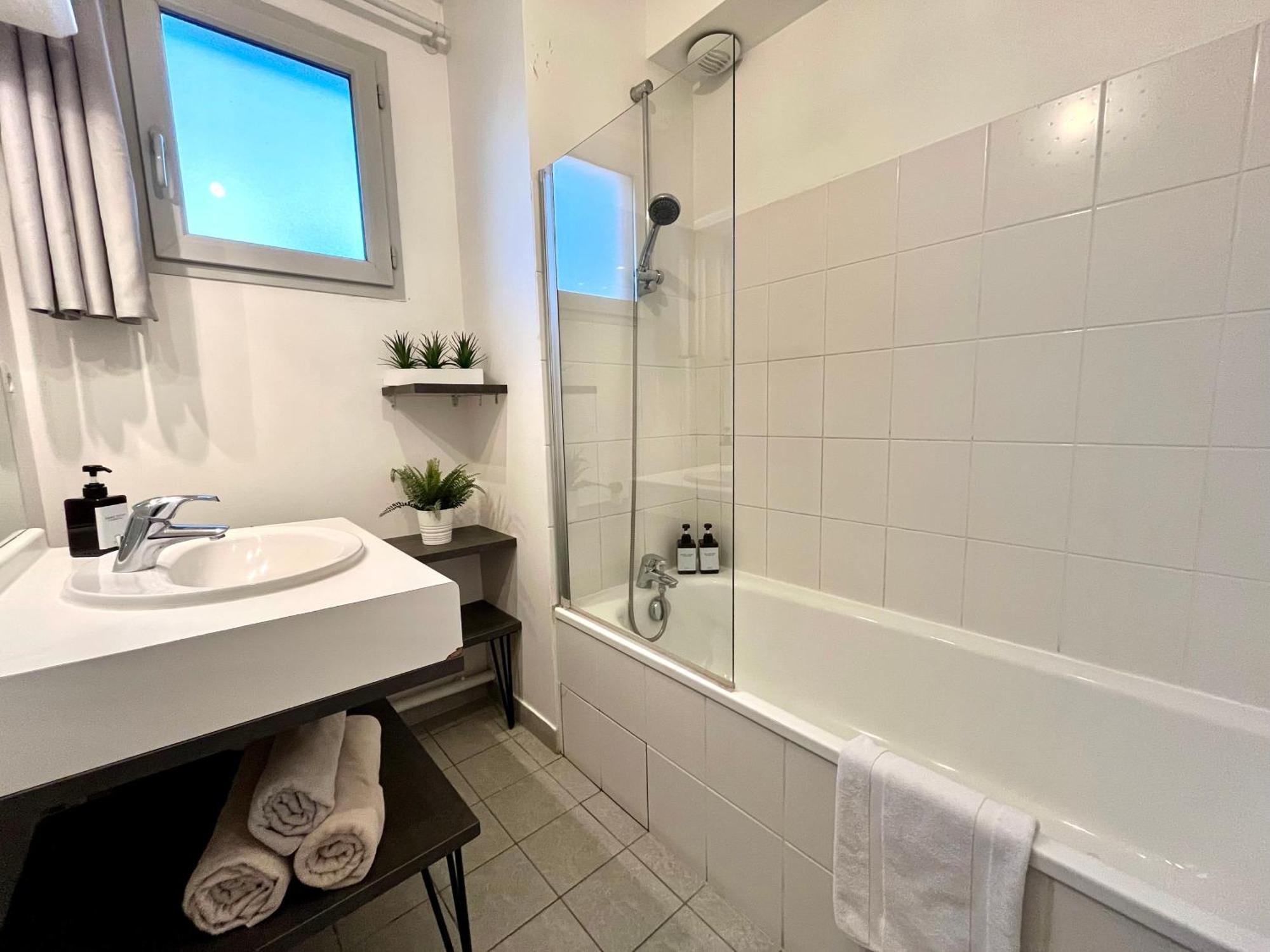 Bngo I Immense Rooftop Lyon I 2 Chambres, 4 Places Parkings, 2 Immenses Terrasses, 8 Personnes Exterior foto
